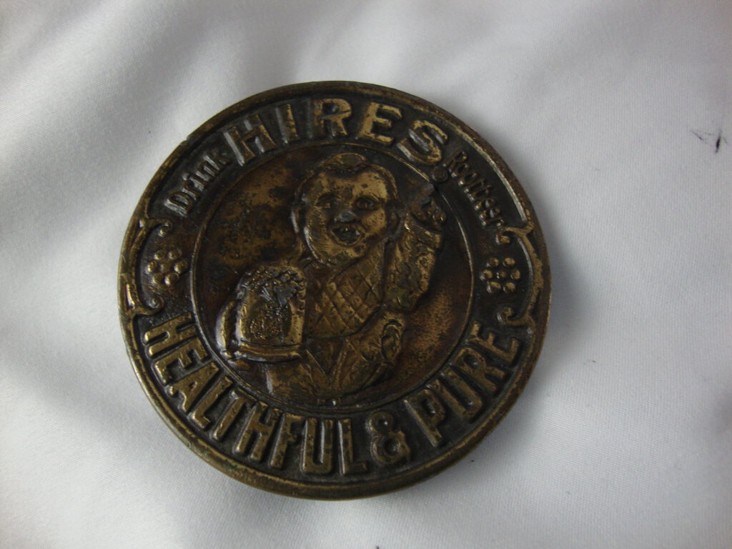 Vintage Drink Hires Rootbeer Healthful & Pure Metal Belt Buckle