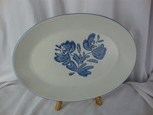 Load image into Gallery viewer, Vintage Pfaltzgraff Yorktown Putty/Blue Stoneware Oval Platter
