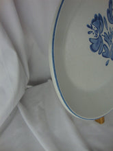 Load image into Gallery viewer, Vintage Pfaltzgraff Yorktown Putty/Blue Stoneware Oval Platter
