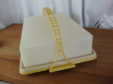 Load image into Gallery viewer, Vintage Tupperware Harvest Gold/Frosted Plastic Cake Taker with Handle
