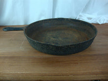 Load image into Gallery viewer, Vintage Cast Iron No. 10 12 7/16&quot; inch Made in USA Frying Pan with Heat Ring UNRESTORED
