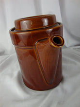 Load image into Gallery viewer, Vintage Pfaltzgraff USA #490 Brown Tea Coffee Pot with Lid
