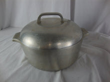 Load image into Gallery viewer, Vintage Wagner Ware Sidney -0- Magnalite 5 Quart Dutch Oven with Dome Lid
