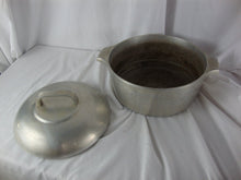 Load image into Gallery viewer, Vintage Wagner Ware Sidney -0- Magnalite 5 Quart Dutch Oven with Dome Lid

