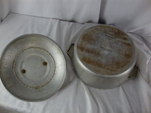 Load image into Gallery viewer, Vintage Wagner Ware Sidney -0- Magnalite 5 Quart Dutch Oven with Dome Lid
