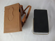 Load image into Gallery viewer, 1959 Western Supply Co Truetone Super 6 Transistor Battery Radio DC3901 with Case
