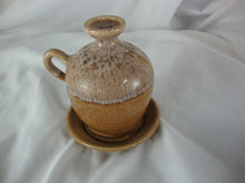 Load image into Gallery viewer, 1987 John Garrou Old Fort Pottery Tan Drip Glaze Small Finger Loop Jar with Attached Plate
