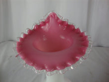 Load image into Gallery viewer, Vintage Fenton Jack in the Pulpit Pink Peach Crest White Flower Vase
