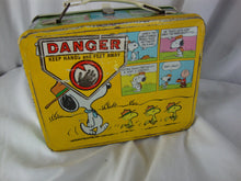 Load image into Gallery viewer, 1970&#39;s Thermos Peanuts Charlie Brown Metal Kids Lunchbox NO THERMOS
