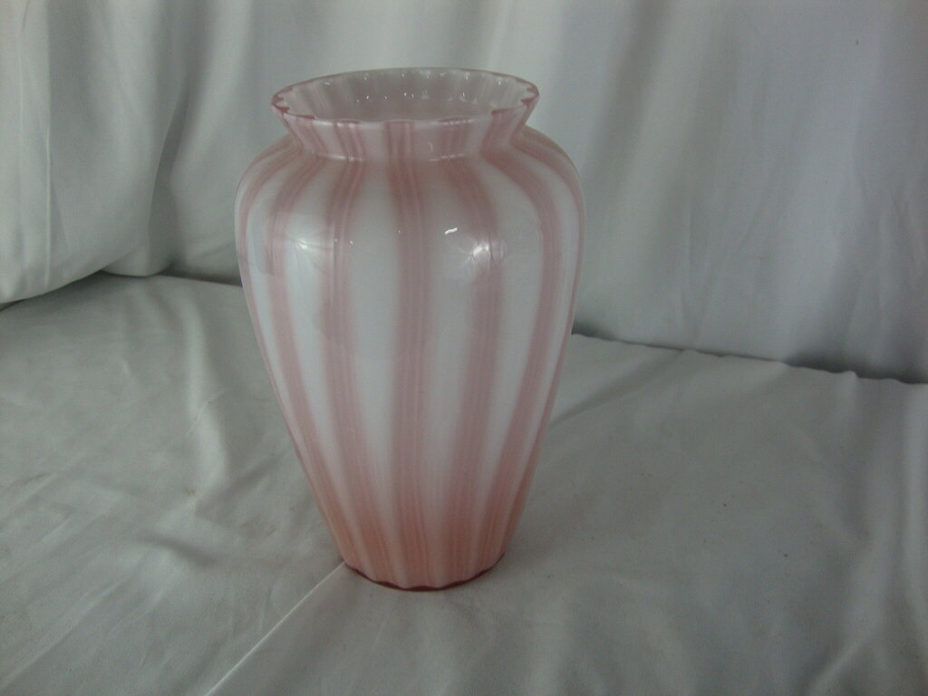 Vintage Fenton Dusty Rose Optic Ribbed Flower Vase
