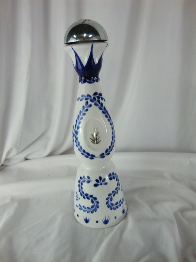 2020 Clase Azul Tequila EMPTY Blue/White Ceramic Bar Decanter