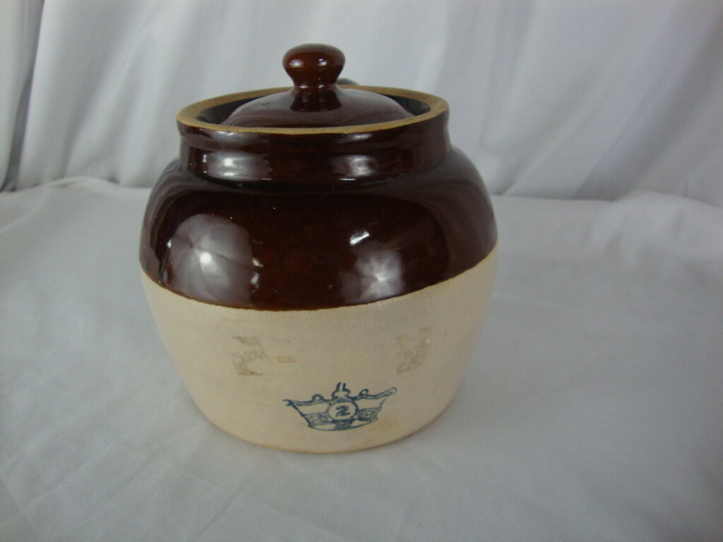 Vintage Robinson Ransbottom #2 Crown 2 Quart Stoneware Bean Pot with Lid