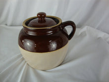 Load image into Gallery viewer, Vintage Robinson Ransbottom #2 Crown 2 Quart Stoneware Bean Pot with Lid
