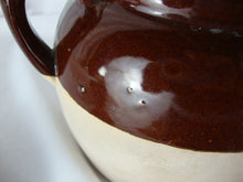 Load image into Gallery viewer, Vintage Robinson Ransbottom #2 Crown 2 Quart Stoneware Bean Pot with Lid
