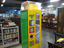 Load image into Gallery viewer, 1990&#39;s Everett James Wowie Zowie Quarter Coin Gumball Machine *WORKING WITH KEY*
