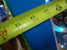 Load image into Gallery viewer, 1990&#39;s Everett James Wowie Zowie Quarter Coin Gumball Machine *WORKING WITH KEY*
