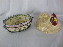 Load image into Gallery viewer, Vintage Temp-Tations 1.5 Quart Ceramic Serving Dish with Chicken Lid with Handle
