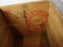 Load image into Gallery viewer, 1965 Canada Dry Perry Florida Wood 12 Slot Carry Crate
