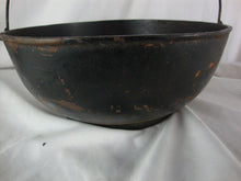 Load image into Gallery viewer, Vintage Favorite Piqua Ware No 5 Cast Iron Hanging Scotch Bowl
