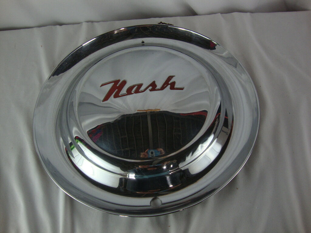 Vintage Nash Red Letter Auto Wheel Hubcap