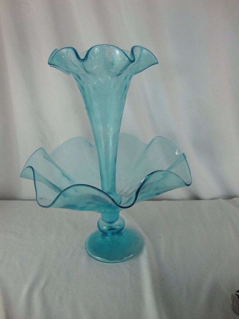 Vintage Aqua Glass One Horn Epergne Table Centerpiece