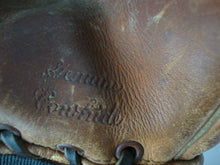 Load image into Gallery viewer, 1950&#39;s Nokona Ristankor 3 Finger Right Hander Leather Baseball Glove
