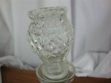 Load image into Gallery viewer, Vintage Anchor Hocking Wexford Glass Decanter with Stopper
