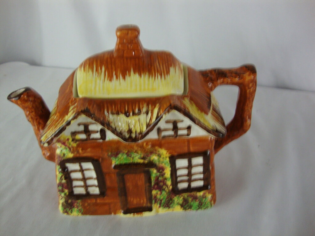 Vintage Kensington Cottage Ware Ye Olde Cottage Ceramic Teapot
