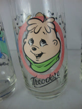 Load image into Gallery viewer, 1985 Hardees Alvin &amp; Chipmunks &amp; Chipettes Beverage Glasses Set of 4
