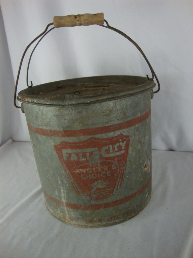 Vintage Falls City The Anglers Choice Floating Minnow Double Bucket