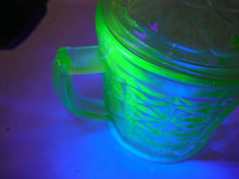 Load image into Gallery viewer, Vintage Hazel Atlas X Pattern Uranium Vaseline Glass Sugar Bowl with Lid
