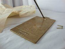Load image into Gallery viewer, Vintage Sundials Ipswich NH Brass Tempus Fugit Wall Mount Sundial
