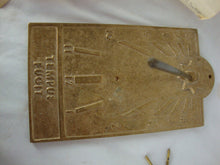 Load image into Gallery viewer, Vintage Sundials Ipswich NH Brass Tempus Fugit Wall Mount Sundial

