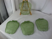 Load image into Gallery viewer, Vintage Hazel Atlas Apple Shaped Dogwood Pattern Set of 4 Dishes
