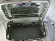 Load image into Gallery viewer, Samsonite Silhouette 1412 Train Case with Mirror and Key Gray Green Color
