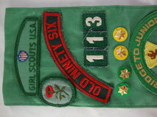 Load image into Gallery viewer, 1970s Girl Scout #113 Sash with Pins and Badges
