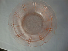 Load image into Gallery viewer, Vintage Jeanette Vaseline Pink Depression Glass 6" Cereal Bowl
