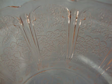 Load image into Gallery viewer, Vintage Jeanette Vaseline Pink Depression Glass 6" Cereal Bowl
