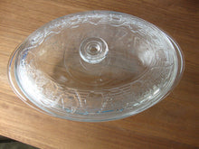 Load image into Gallery viewer, Anchor Hocking Avalon Clear Glass 3 Quart Oval Casserole Dish with Lid

