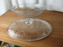 Load image into Gallery viewer, Anchor Hocking Avalon Clear Glass 3 Quart Oval Casserole Dish with Lid
