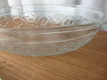 Load image into Gallery viewer, Anchor Hocking Avalon Clear Glass 3 Quart Oval Casserole Dish with Lid
