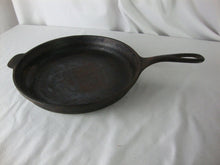 Load image into Gallery viewer, Lodge Crescent Moon 9 Inch Shallow Cast Iron Skillet Unrestored
