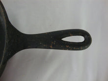 Load image into Gallery viewer, Vintage Wagner Ware Sidney 0 No 8 Cast Iron Skillet Unrestored
