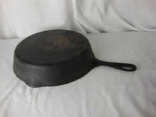Load image into Gallery viewer, Vintage Wagner Ware Sidney 0 No 8 Cast Iron Skillet Unrestored
