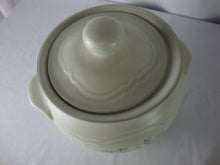Load image into Gallery viewer, Vintage Pfaltzgraff Heirloom Stoneware Bean Pot with Lid
