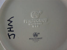 Load image into Gallery viewer, Vintage Pfaltzgraff Heirloom Stoneware Bean Pot with Lid
