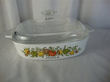 Load image into Gallery viewer, Vintage Spice of Life A8B 1.4 Liter Casserole Dish with Clear Glass Lid
