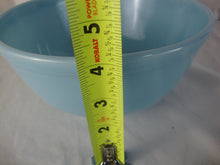 Load image into Gallery viewer, Vintage Pyrex Blue Delphite 2.5 Quart Mixing Bowl
