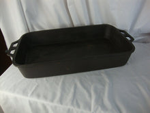 Load image into Gallery viewer, Vintage Cast Iron Lodge? Large Fish Fryer with Cutout Handles and Metal Removable Handles
