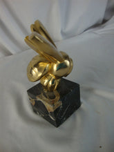 Load image into Gallery viewer, 1970s Gaston Lachaise Solid Brass Bee on Marble Square Table Figurine Paperweight
